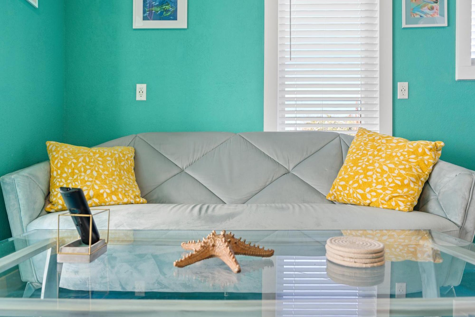 Above The Sea Apartment เซนต์ปีเตอร์สเบิร์ก ภายนอก รูปภาพ